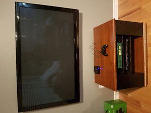 100$ OBO Solid wood tv stand with shelves