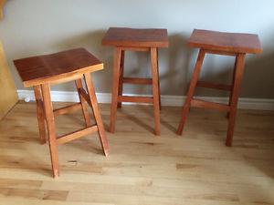 3 counter / bar stools