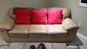 Beautiful leather Sofa for sale