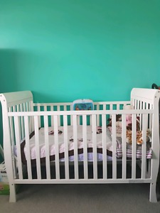 Crib/armoire/mattress