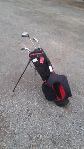 Great kids golf bag clubs and putter