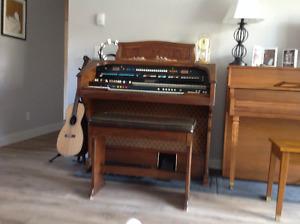 Hammond Home Organ