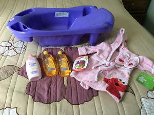 Infant tub, shampoo and robe