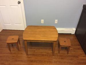 Kids play table and stools