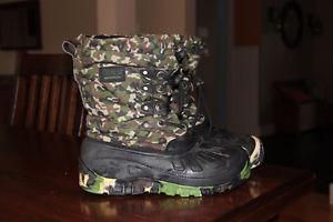 Kodiak waterproof boys winter boots size 6 youth (fits 6-7)