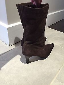 Lady boots size 6