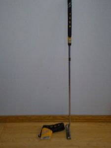 Odessey White Hot Tour R.H.Putter, 35" Lenght, c/w Putter