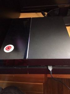 SELLING PS4