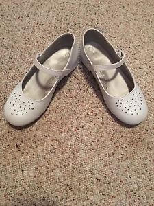 Size 1 youth girls shoes white