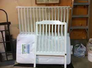 Stork Craft Baby Crib