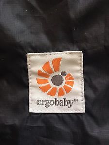 Winter weather cover (black) by Ergobaby