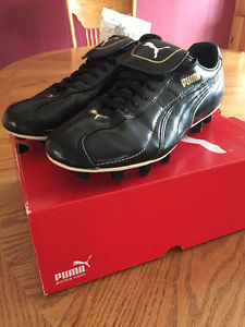 Womens size 9.5 Soccer Cleats
