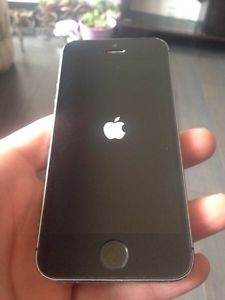 iPhone 5s. 16gb. Bell