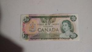 5 Canadian bank notes $20 dollar Bills