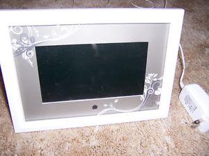 7 inch Memorex digital picture frame $10 no remote or other