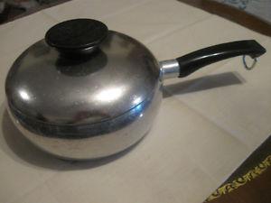 OLD VINTAGE WEAR-EVER COLLECTIBLE ALUMINUM COOKING POT