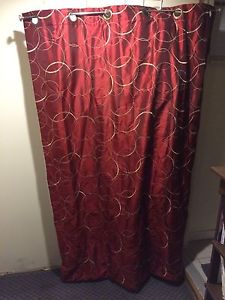 Red/Gold Curtain + Adjustible Rod