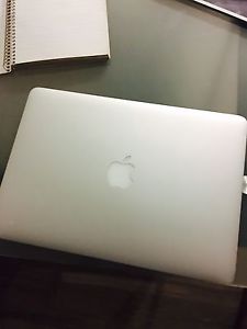 Selling MacBook late . For $250
