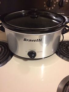 Slow cooker