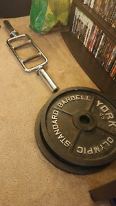 Tricep bar and set of 45 plates