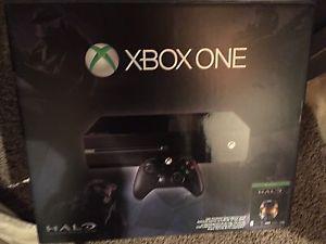 Xbox One Halo: The Master Chief Collection Bundle 500GB