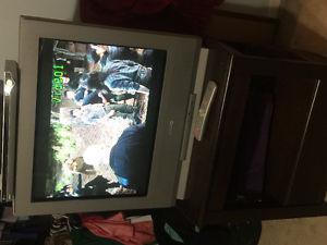 27"- Sanyo tv with remote