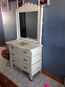 ANTIQUE DRESSER