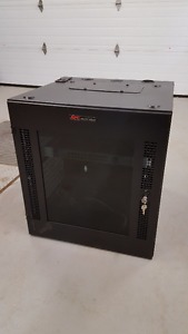 APC NetShelter Wall-Mount Enclosure with HPG Switch