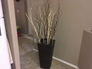 Accent basket with branches