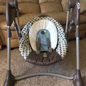 Baby swing "Graco", 2 in 1, Dakota collection