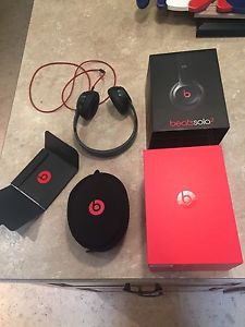 Beats Solo2 Wired Headphones MINT CONDITION
