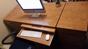 Desk. Wood.