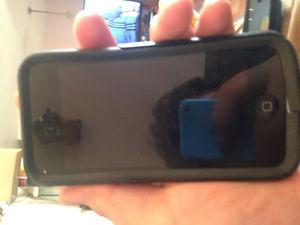 FOUND IPHONE 5c -WHITE WITH BLACK OTTERBOX