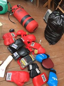 Fighting gear with boxing bag everlast,stack,pahuyuth more