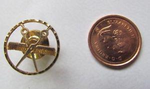 Gold Circular Diamond Cut Scissors & Comb Lapel or Tie Pin.