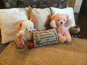 Great package, teddy bears, throw cushions, oils and more