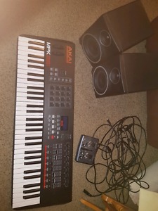 Midi keyboard and speaker set