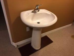 Pedestal Sink,Taps & all the fittings