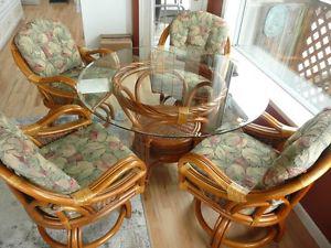 Wicker Dining Room Table and Chairs