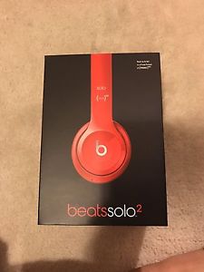 beats solo 2 almost new
