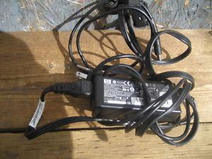 hp laptop ac power adapter/ charger, hp p/n ,