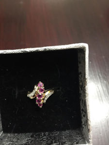 10k yellow gold, ruby and diamond ring