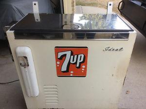 7up cooler slider