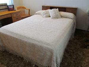 Bedspread and two Pillows Hand Woven Queen size excellent