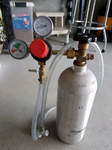 CO2 tank, regulator, 2 stainless kegs