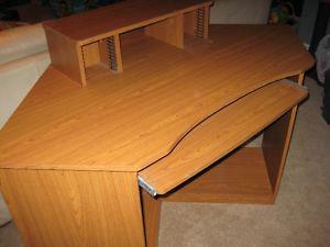 Corner desk - good condition