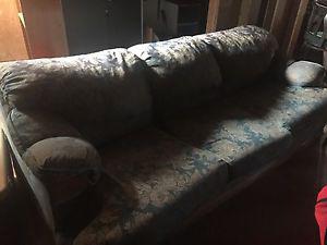 Free couch must pick up