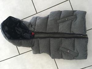 Gap boys size 6-7 puffy vest