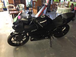  Kawasaki ninja 250 for sale with very low mileage