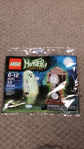 Lego Monster Fighters  Ghost w/ Grandfather Clock